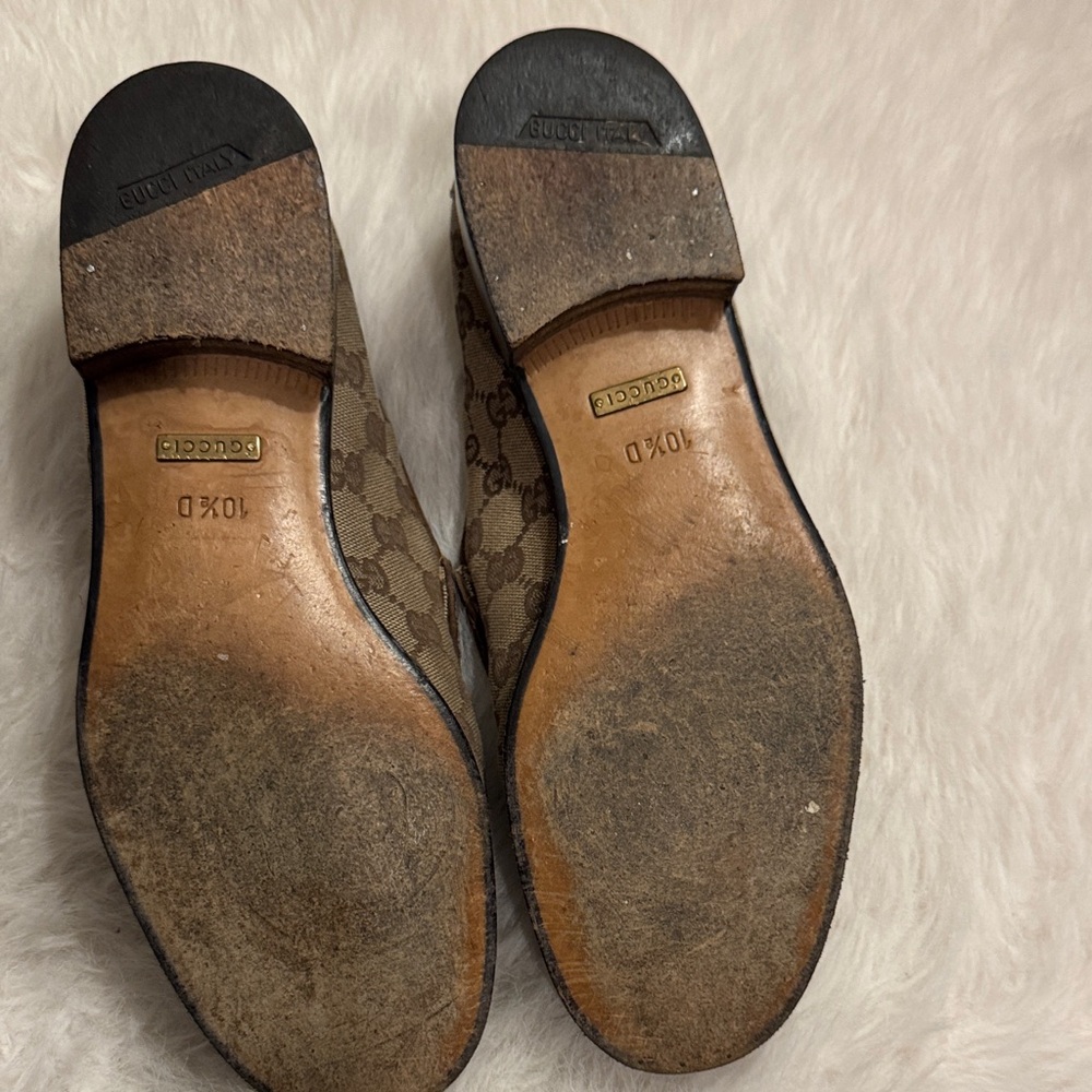 Gucci Men’s Tan Canvas Monogram Loafers w/ Gold Horsebit Size 10 1/2D pre-owned. - Picture 7 of 10